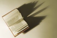„Psaná a tištěná kniha“